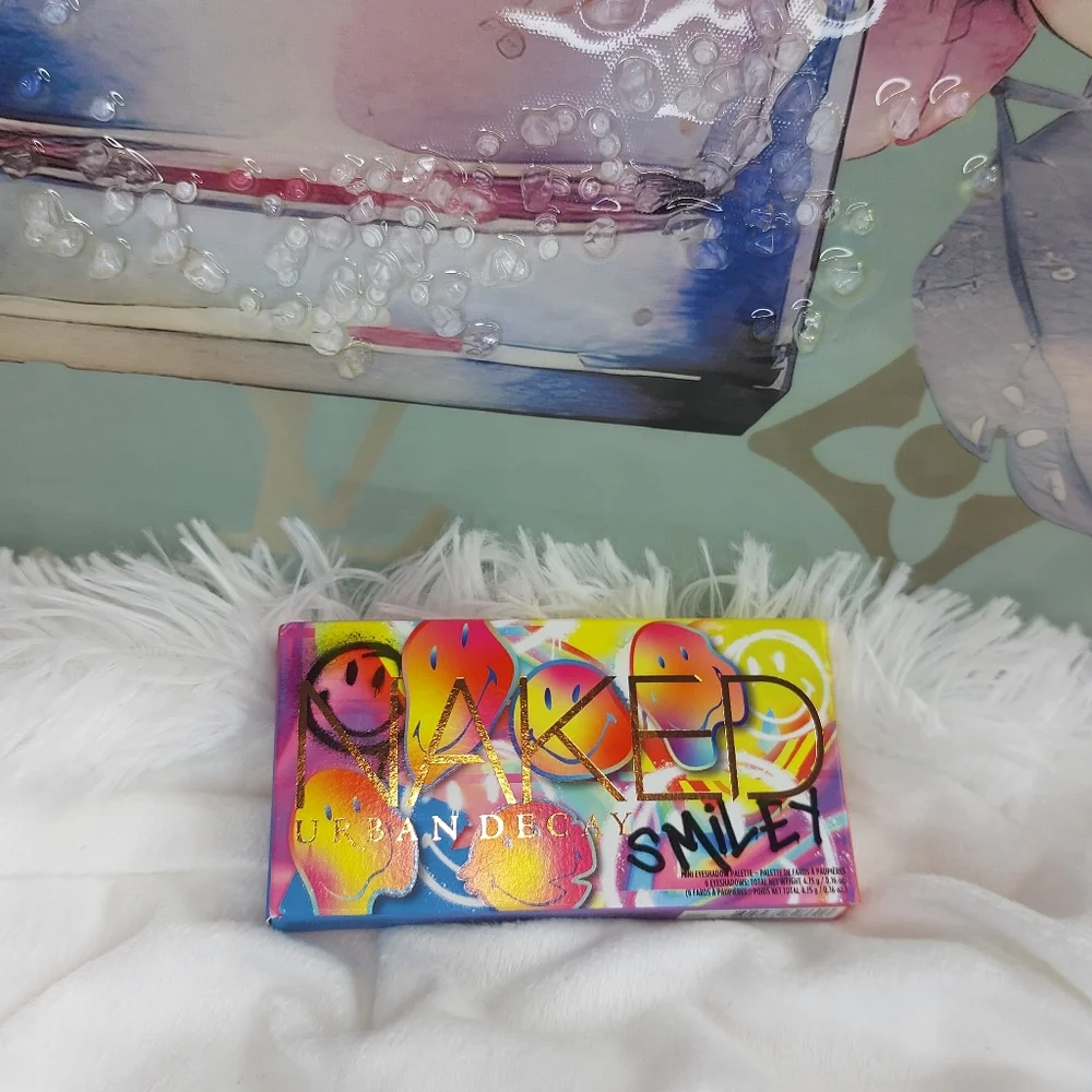 Urban Decay Naked Smiley 6 Eyeshadow Palette in Chill Happy NWT
